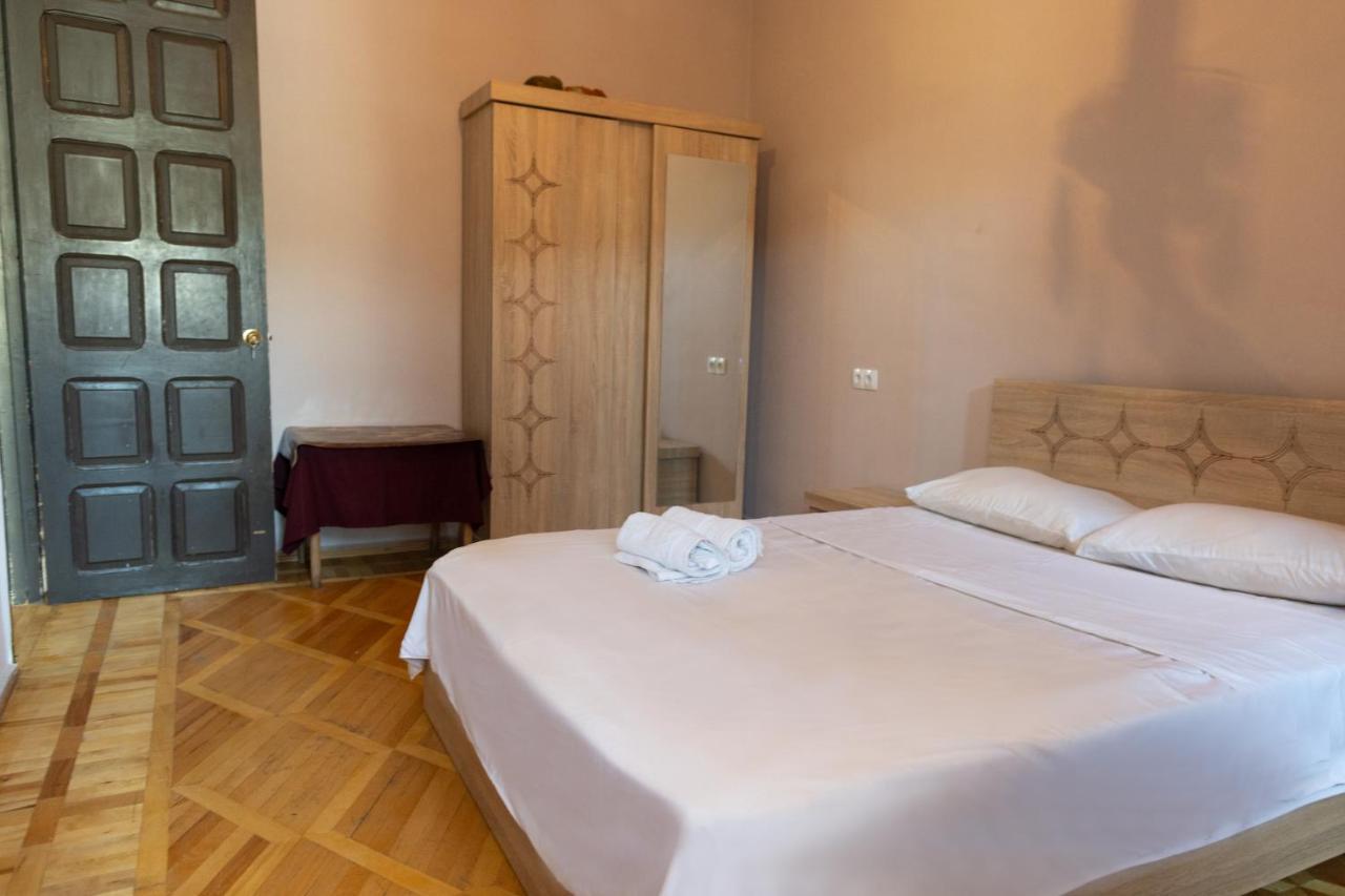 Wine House Hotel Tbilisi ภายนอก รูปภาพ
