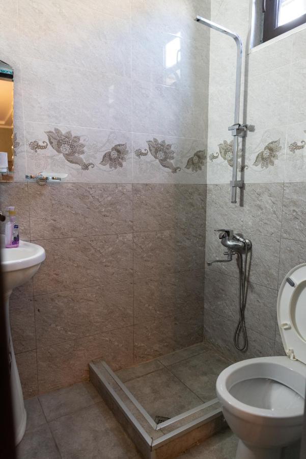 Wine House Hotel Tbilisi ภายนอก รูปภาพ