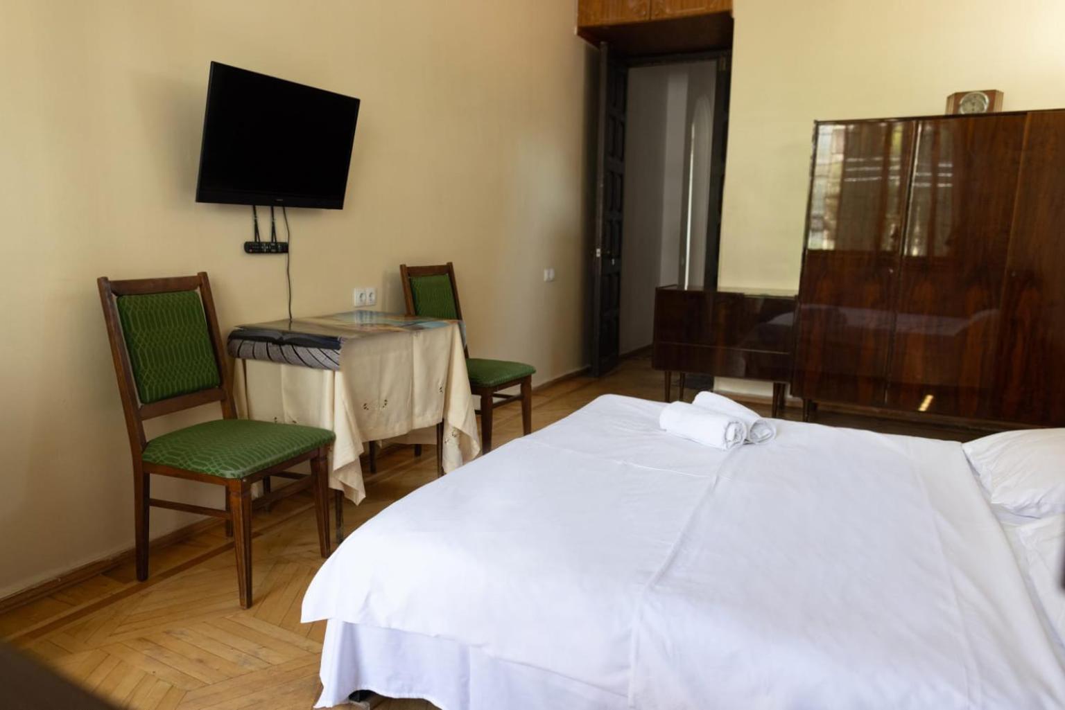 Wine House Hotel Tbilisi ภายนอก รูปภาพ
