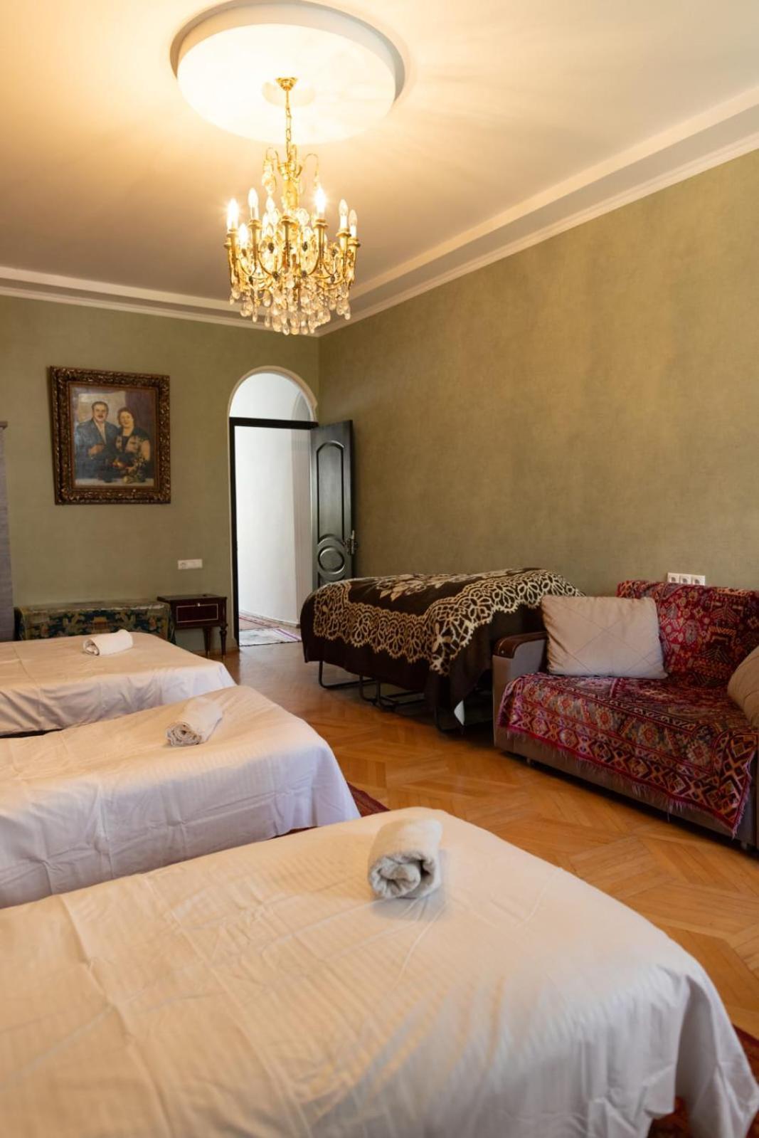 Wine House Hotel Tbilisi ภายนอก รูปภาพ