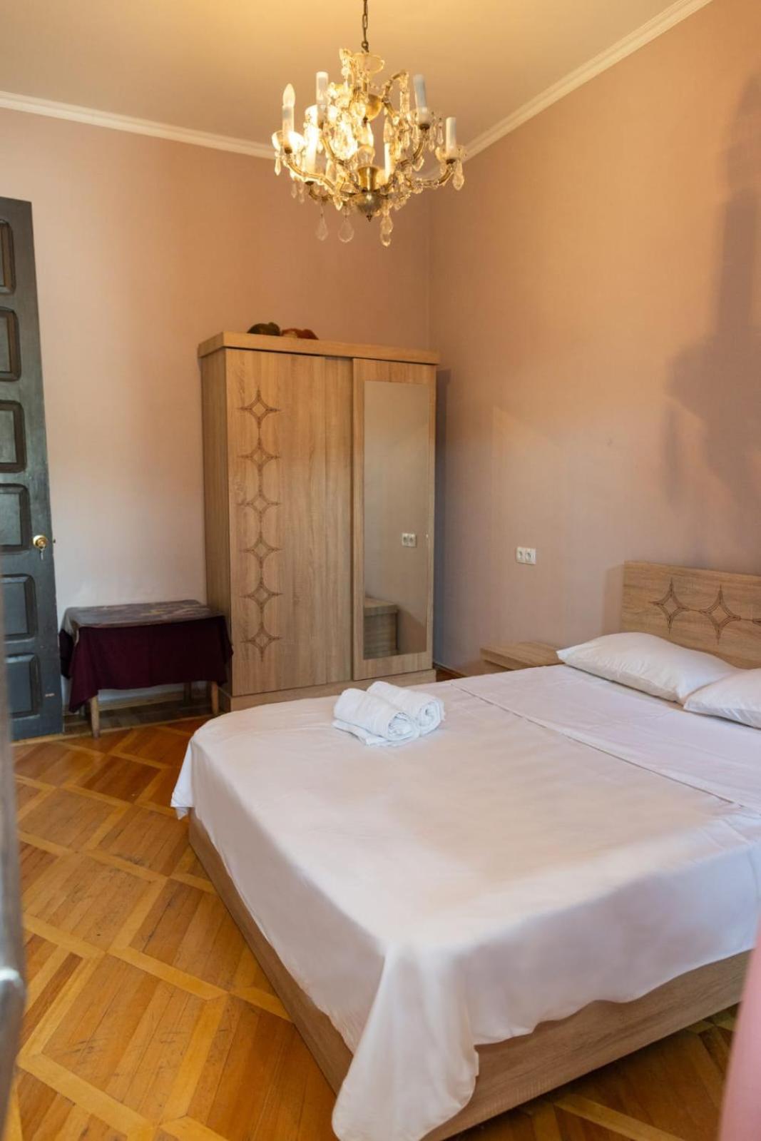 Wine House Hotel Tbilisi ภายนอก รูปภาพ